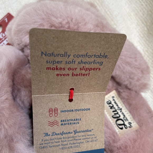 NWT. Dluxe by Dearfoam pink Genuine Shearling Criss Cross Top Slide On Slippers - Picture 11 of 11